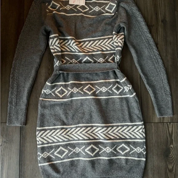 Lucky Brand Gray and White Long Sleeve belted sweater Dress- new with tags - Picture 5 of 5